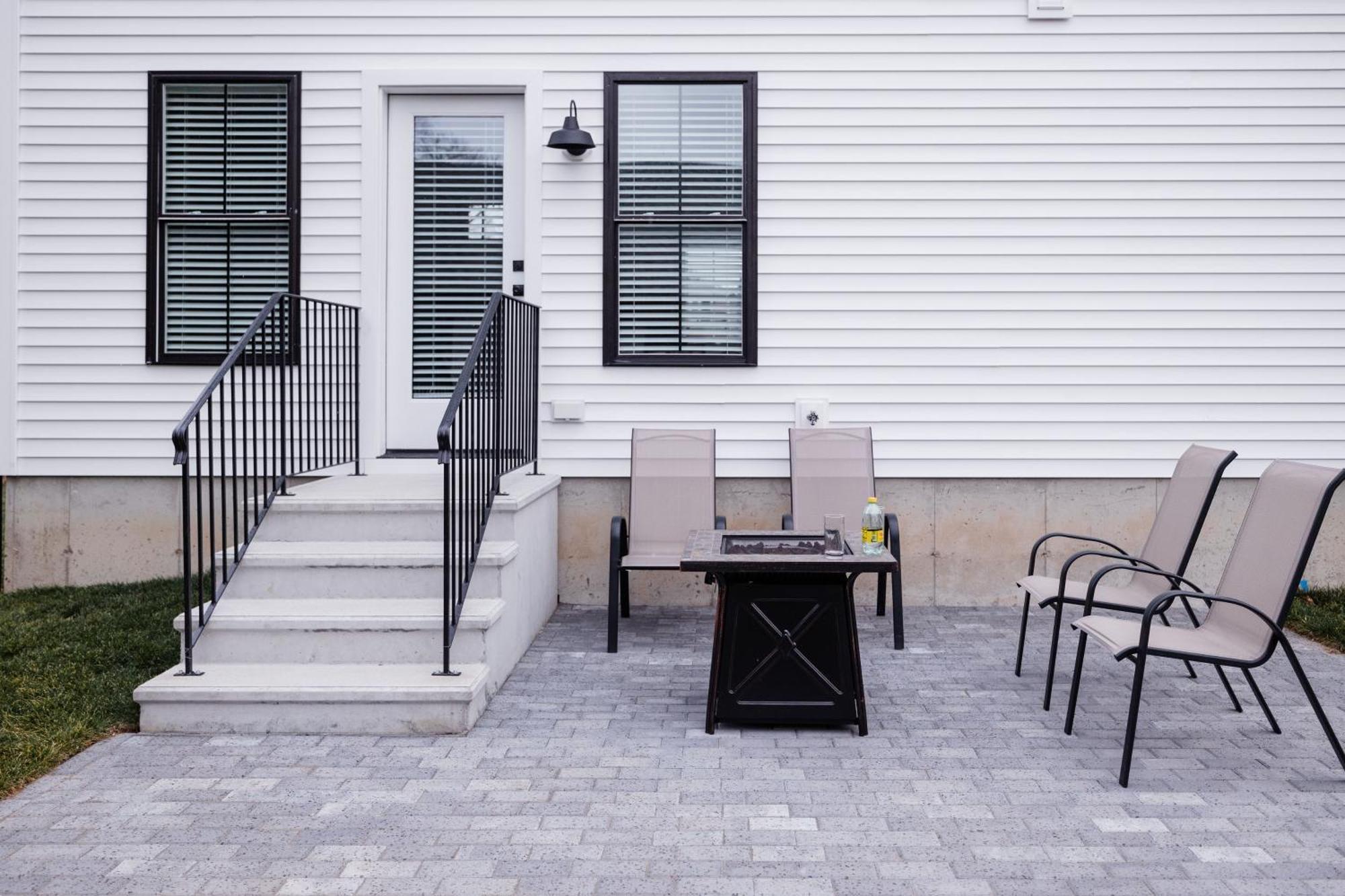 Rest In Westerly Exterior photo